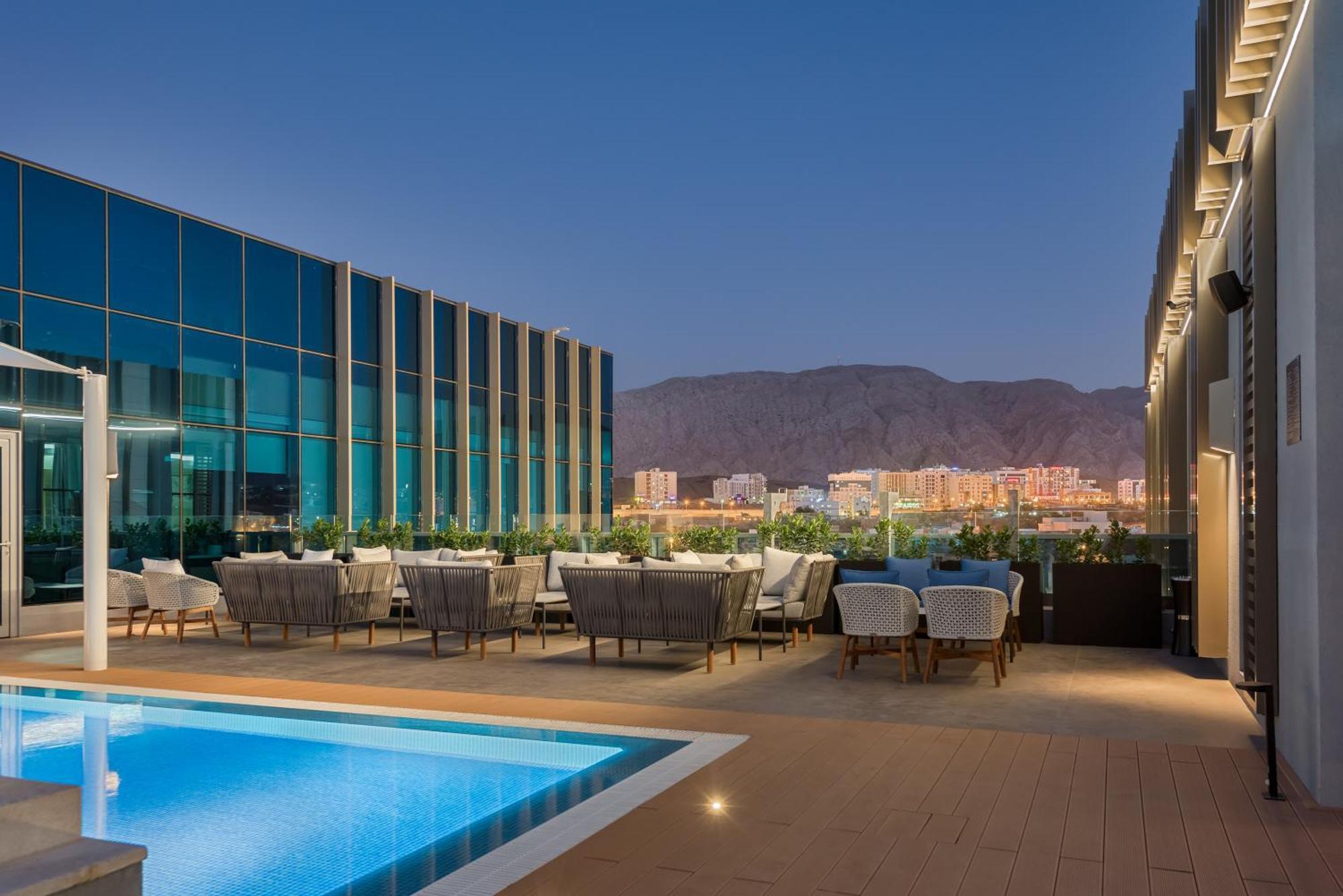 Intercityhotel Bawshar Muskat Bagian luar foto